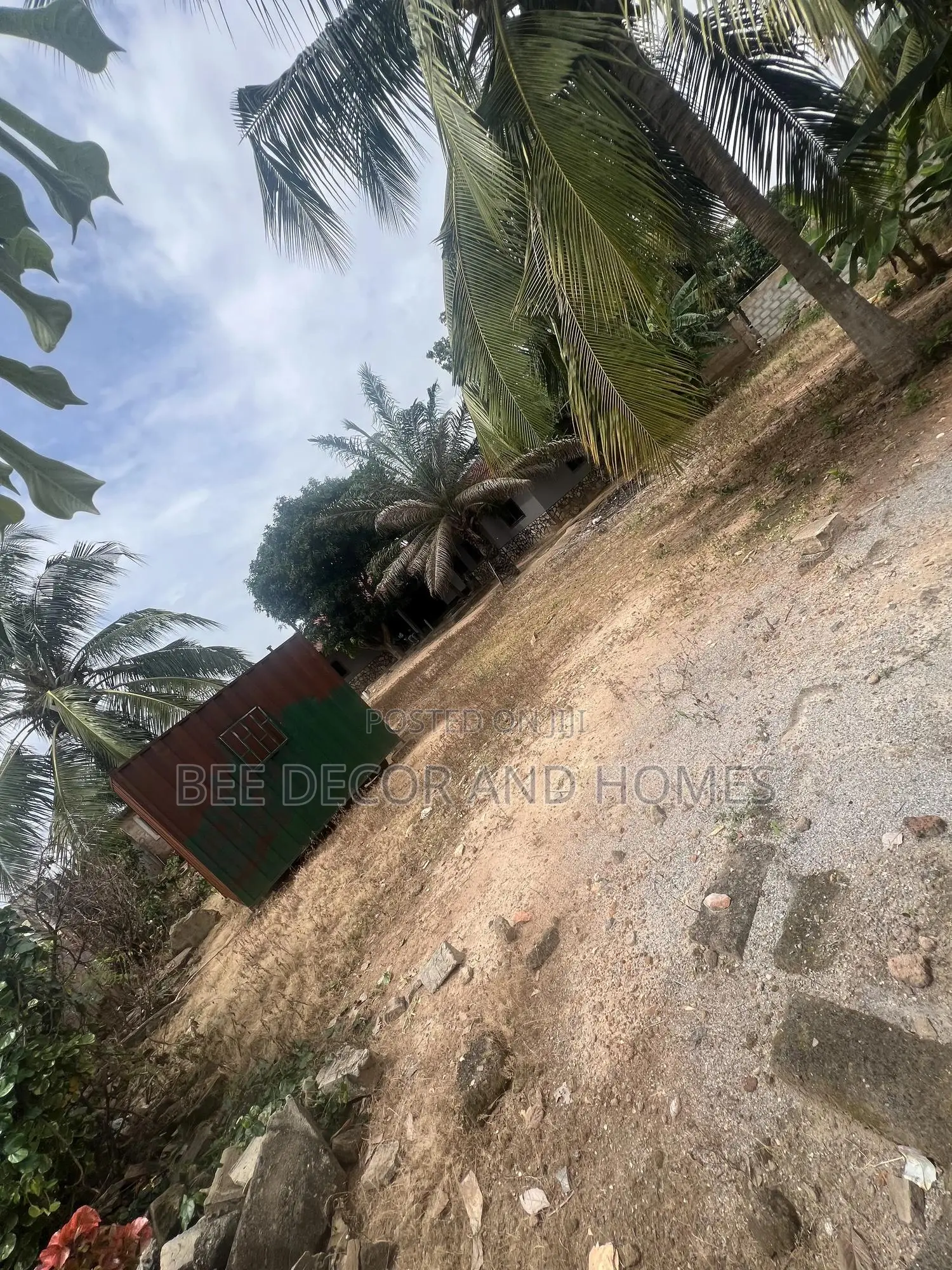 5bdrm House in Bee Decor & Homes, Abokobi for sale