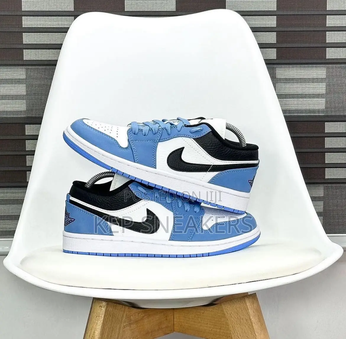 Air Jordan 1 Low Unc Blue