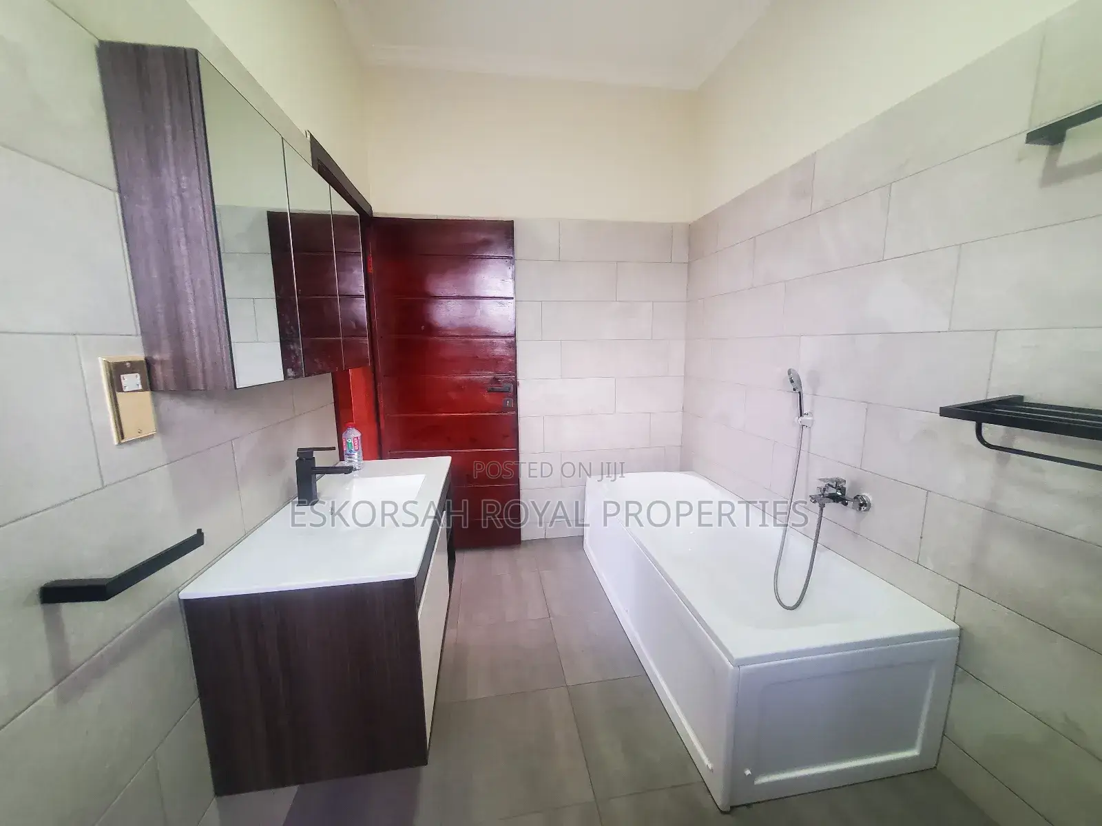 4bdrm House in East Legon for rent