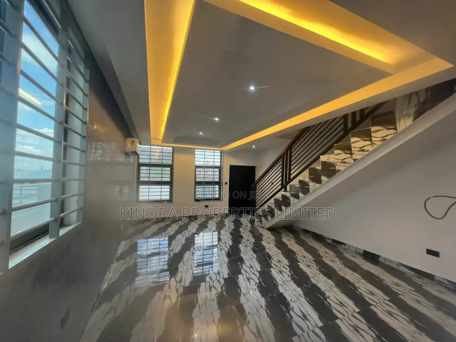 4bdrm Duplex in Gbetsile, Tema Metropolitan for sale