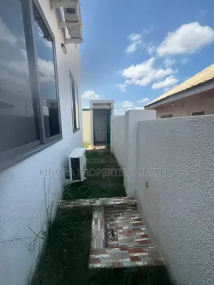 4bdrm Duplex in Gbetsile, Tema Metropolitan for sale