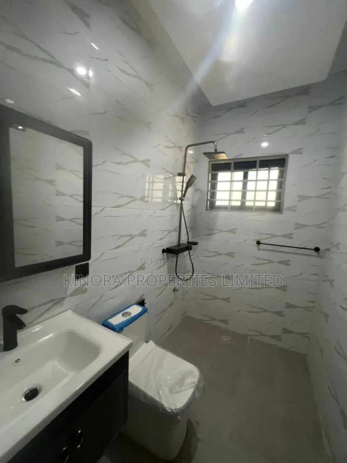 4bdrm Duplex in Gbetsile, Tema Metropolitan for sale