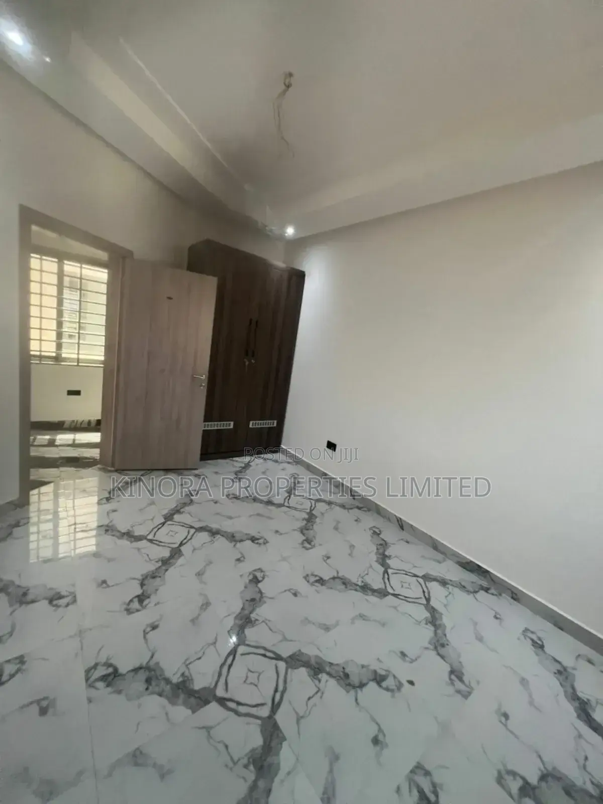 4bdrm Duplex in Gbetsile, Tema Metropolitan for sale
