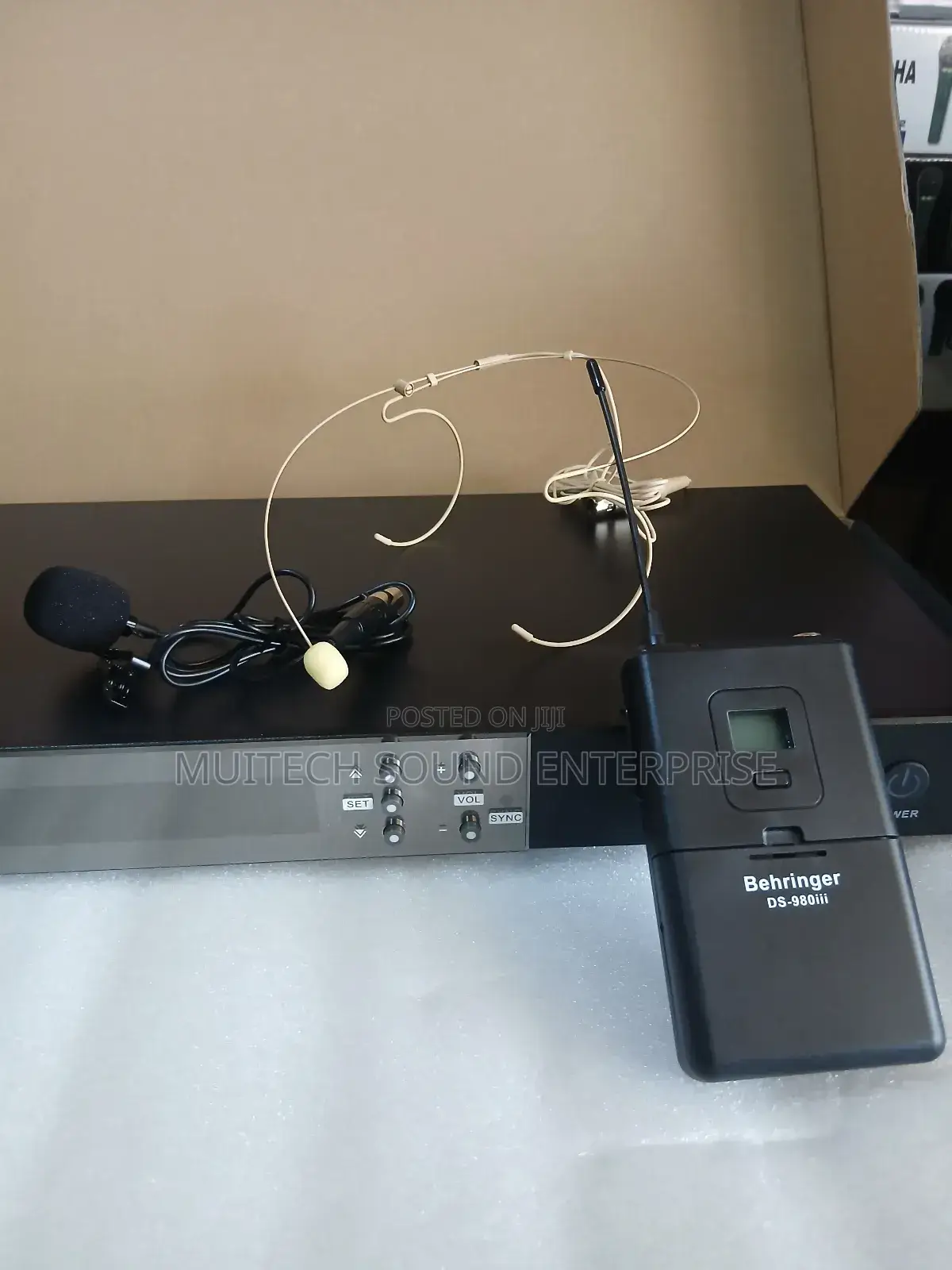 Beringer 3 in 1 Wireless Microphone