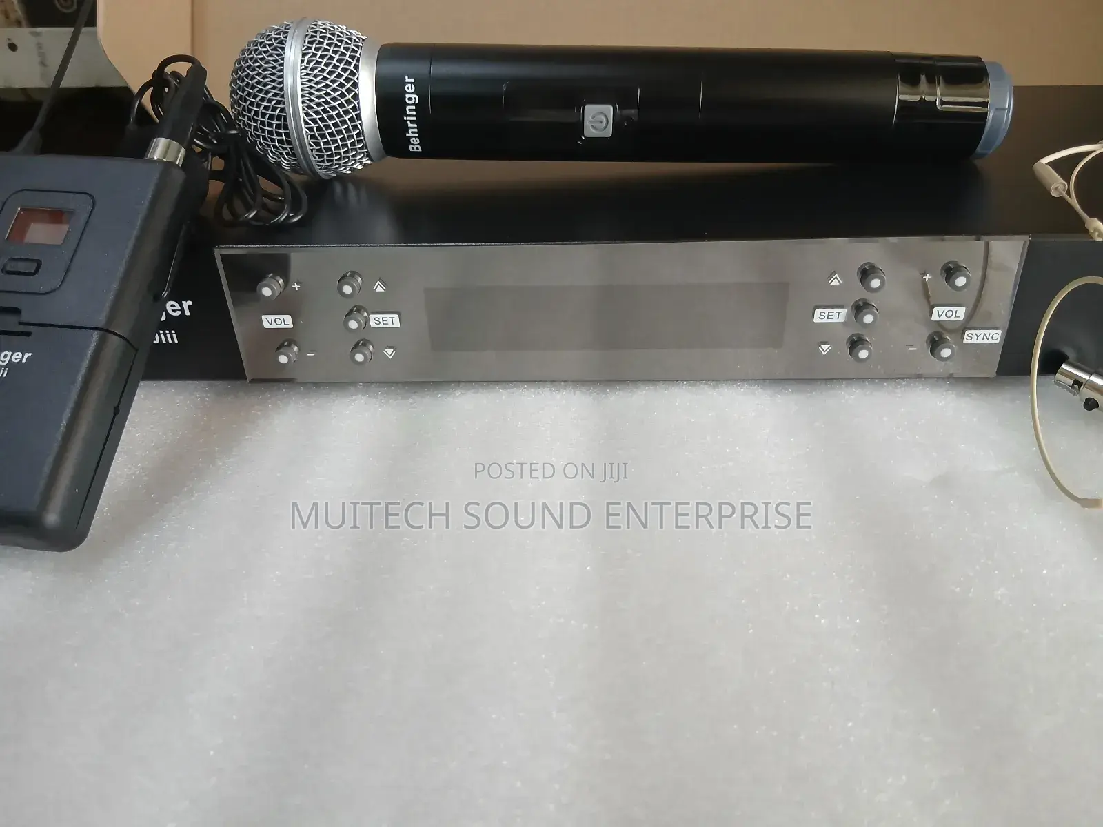 Beringer 3 in 1 Wireless Microphone