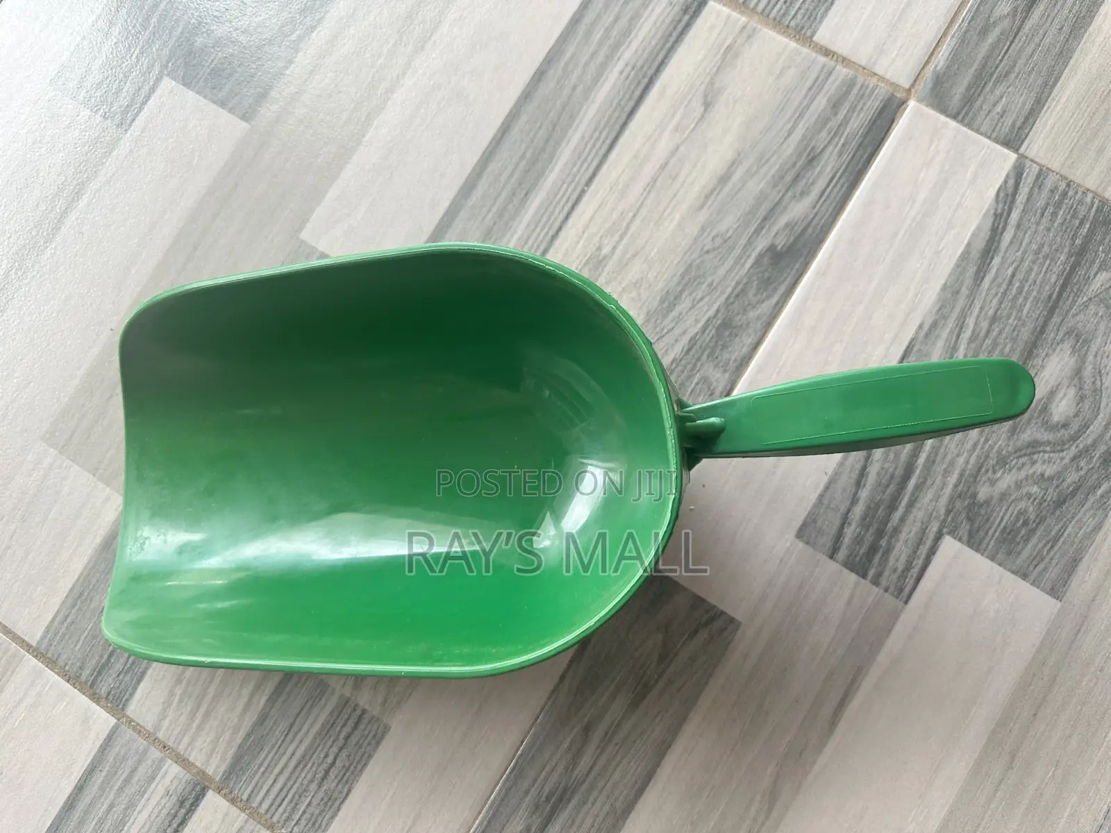 Feed Scooper