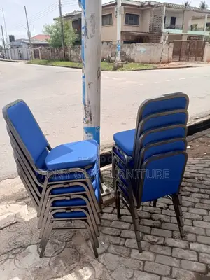Comfortable Fabric Conference Chair