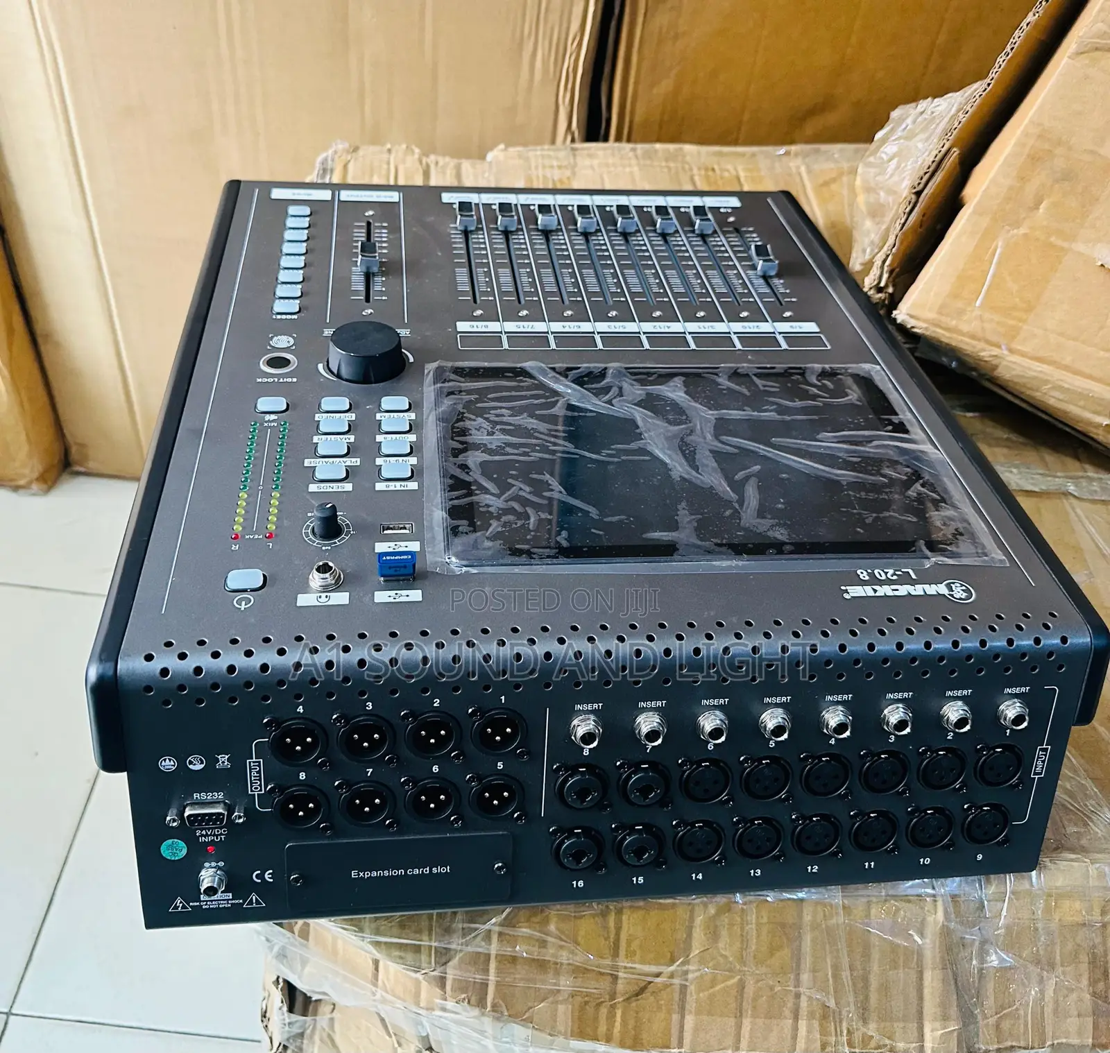 Mackie 16-channels Digital Mixer Console