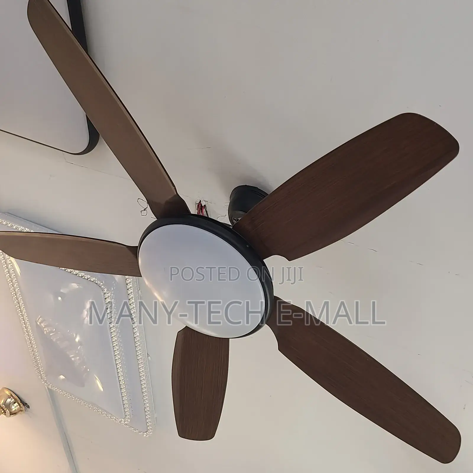 Large Blade Remote Control Fan With Light