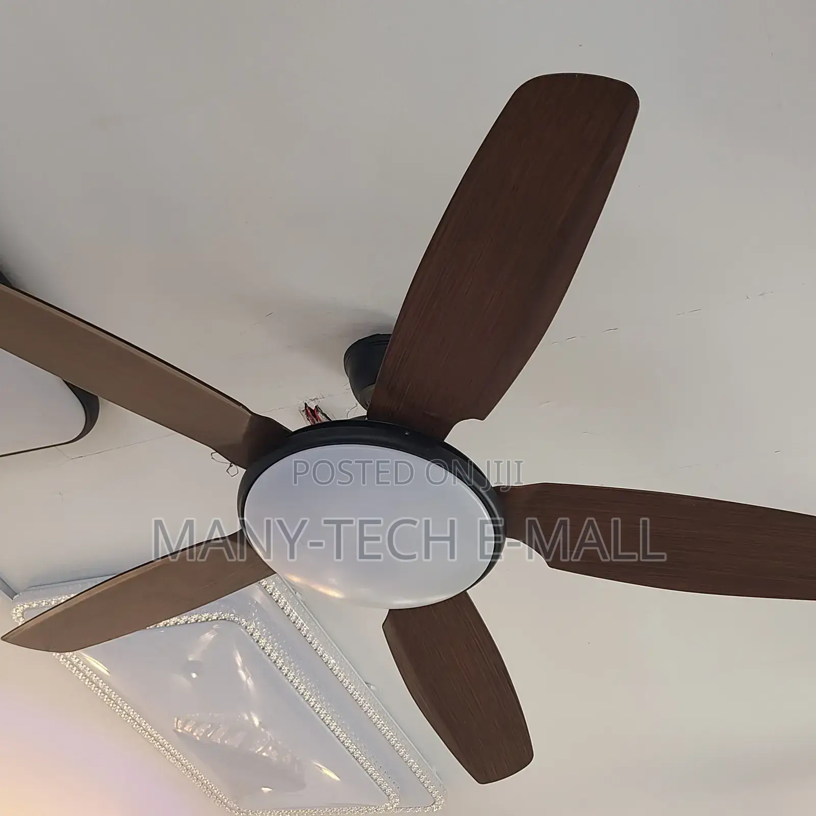Large Blade Remote Control Fan With Light