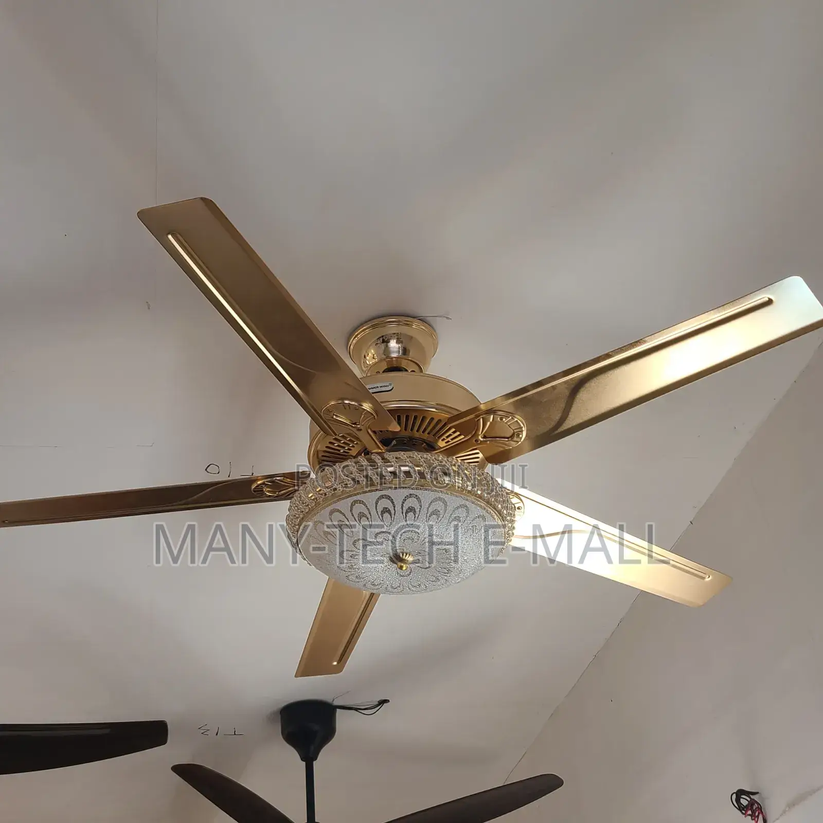 Metal Anti Dust Golden Fan With Light
