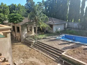 8bdrm Mansion in East Airport, Spintex for sale