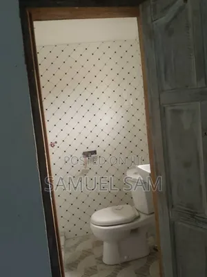 2bdrm Apartment in Com.14, Tema Metropolitan for rent