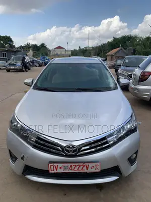 Toyota Corolla LE ECO w/Package 1 4dr Sedan (1.8L 4cyl CVT) 2017 Silver