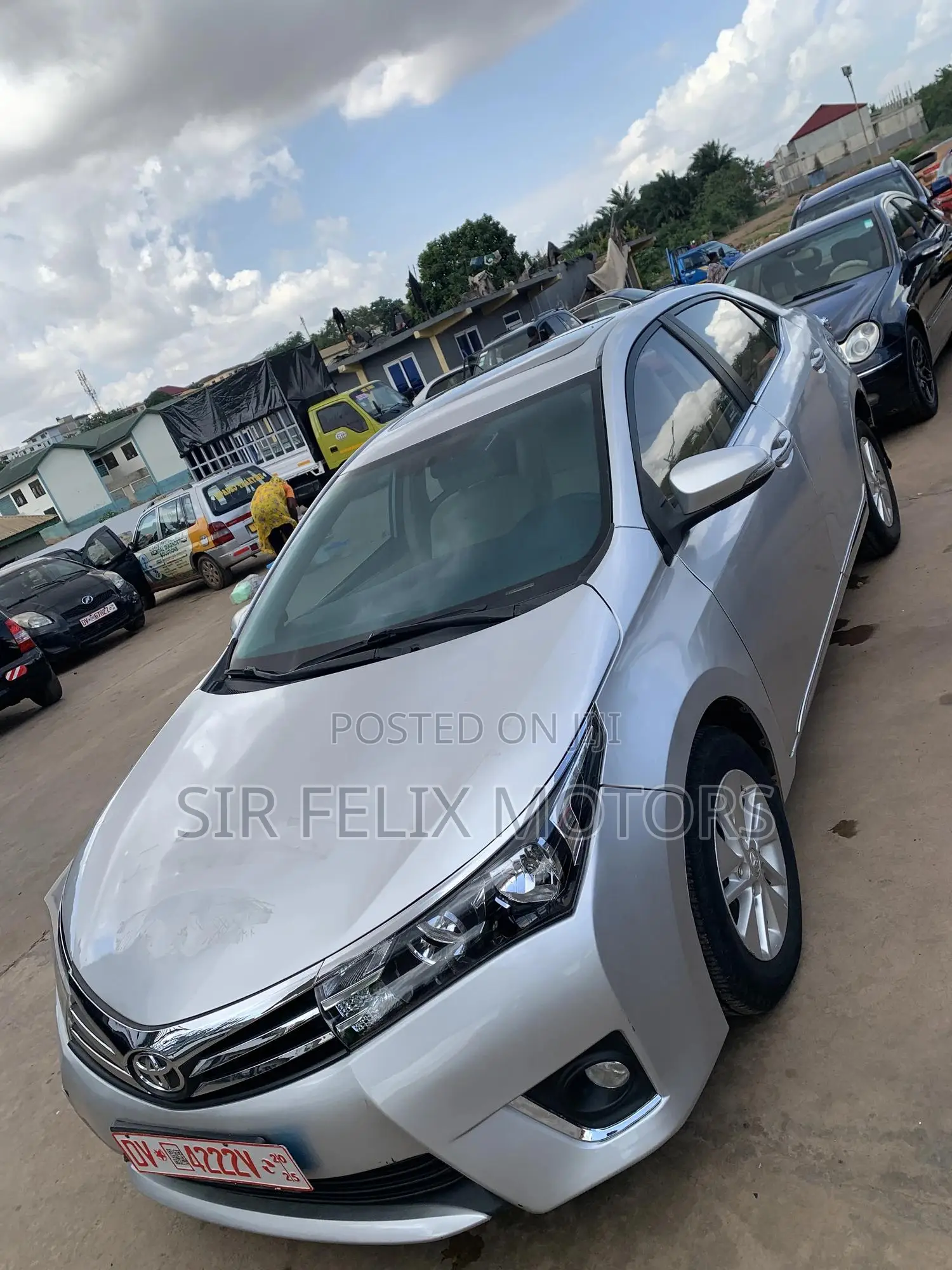 Toyota Corolla LE ECO w/Package 1 4dr Sedan (1.8L 4cyl CVT) 2017 Silver