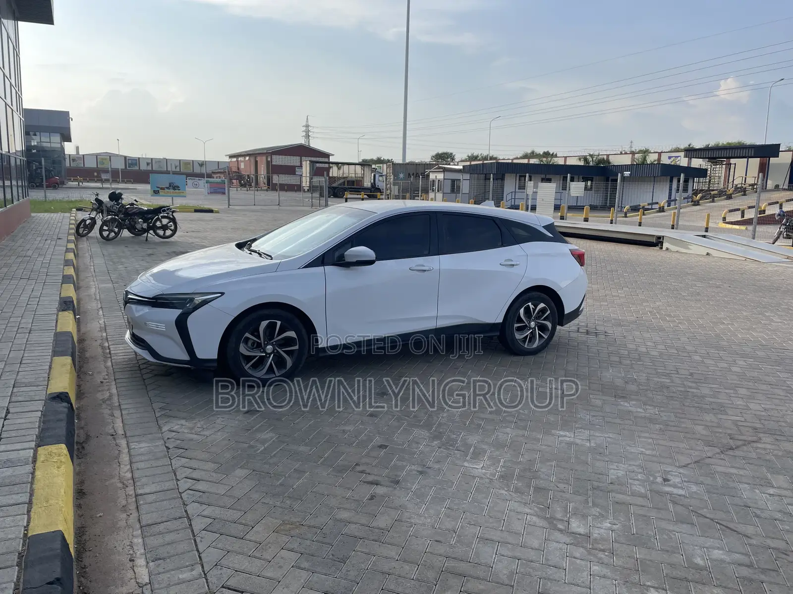 Vlite6 Electric Car for Rent