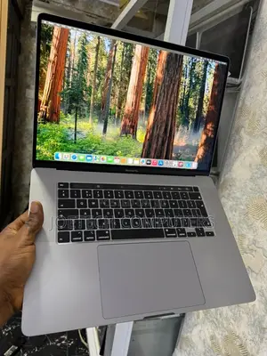 Laptop Apple MacBook Pro 2019 16GB Intel Core i7 SSD 512GB