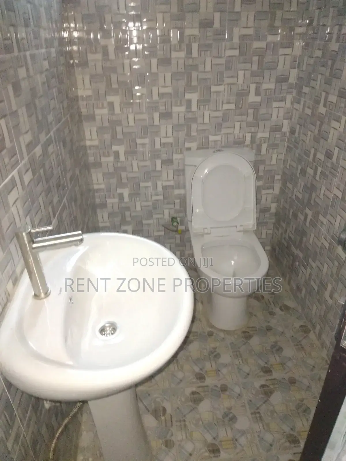 2bdrm Apartment in Rent Zone Properties, Pokuase for rent