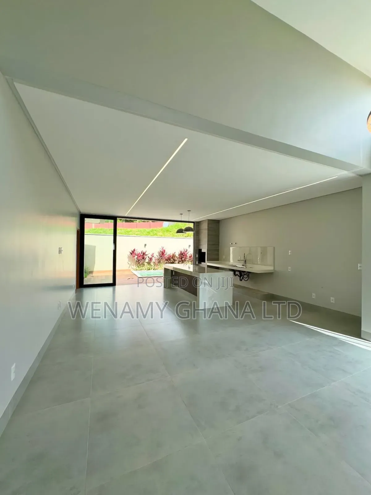 5bdrm House in Accra for sale