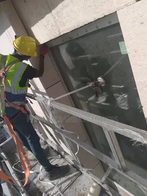 Cleaning Off Towels, Glass and Alucuboard