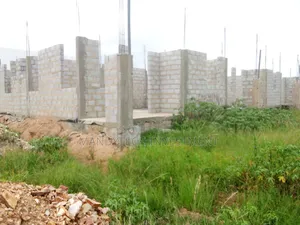 Unique 3 Bedroom Uncompleted House - Katamanso