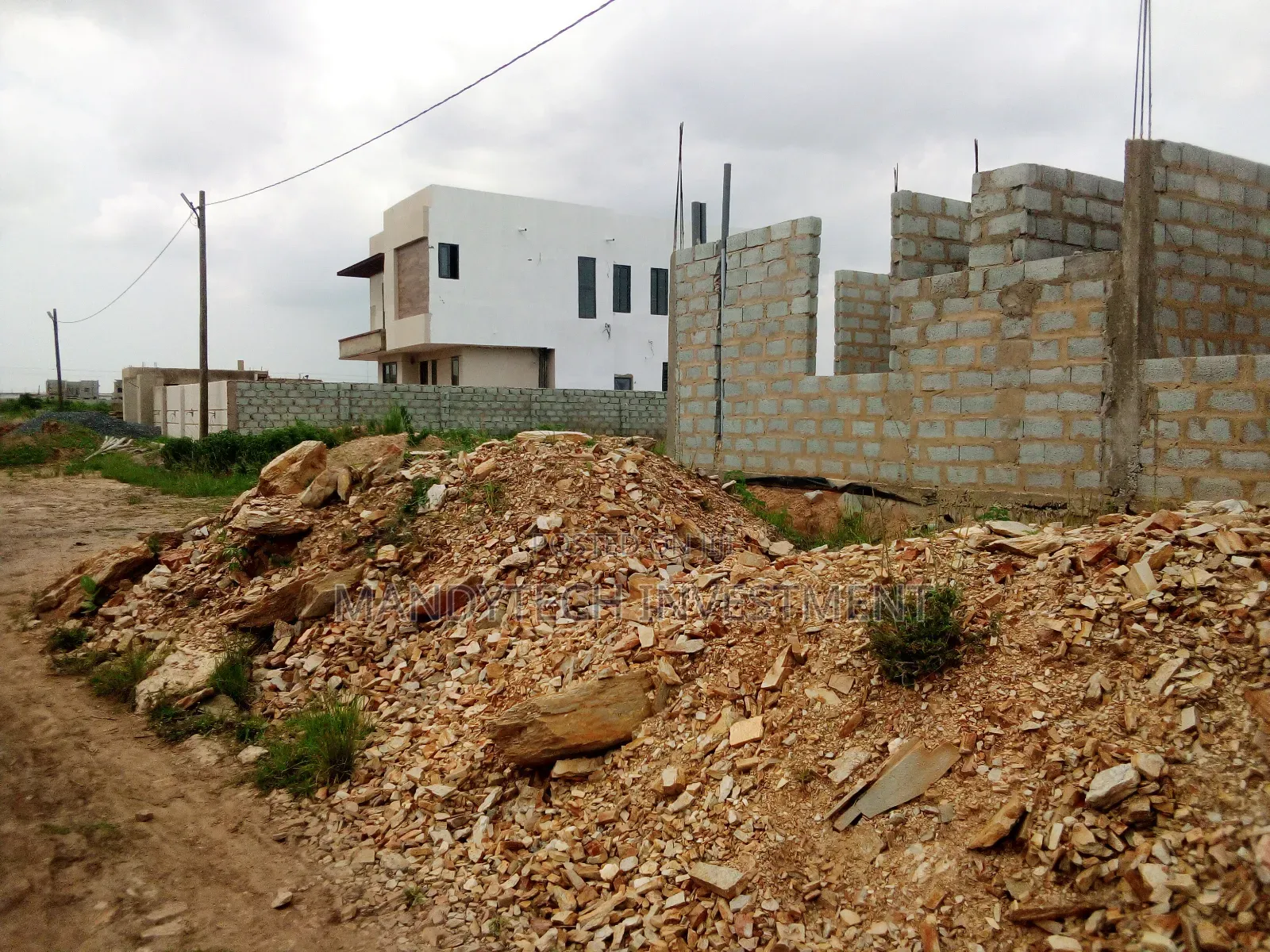 Unique 3 Bedroom Uncompleted House - Katamanso