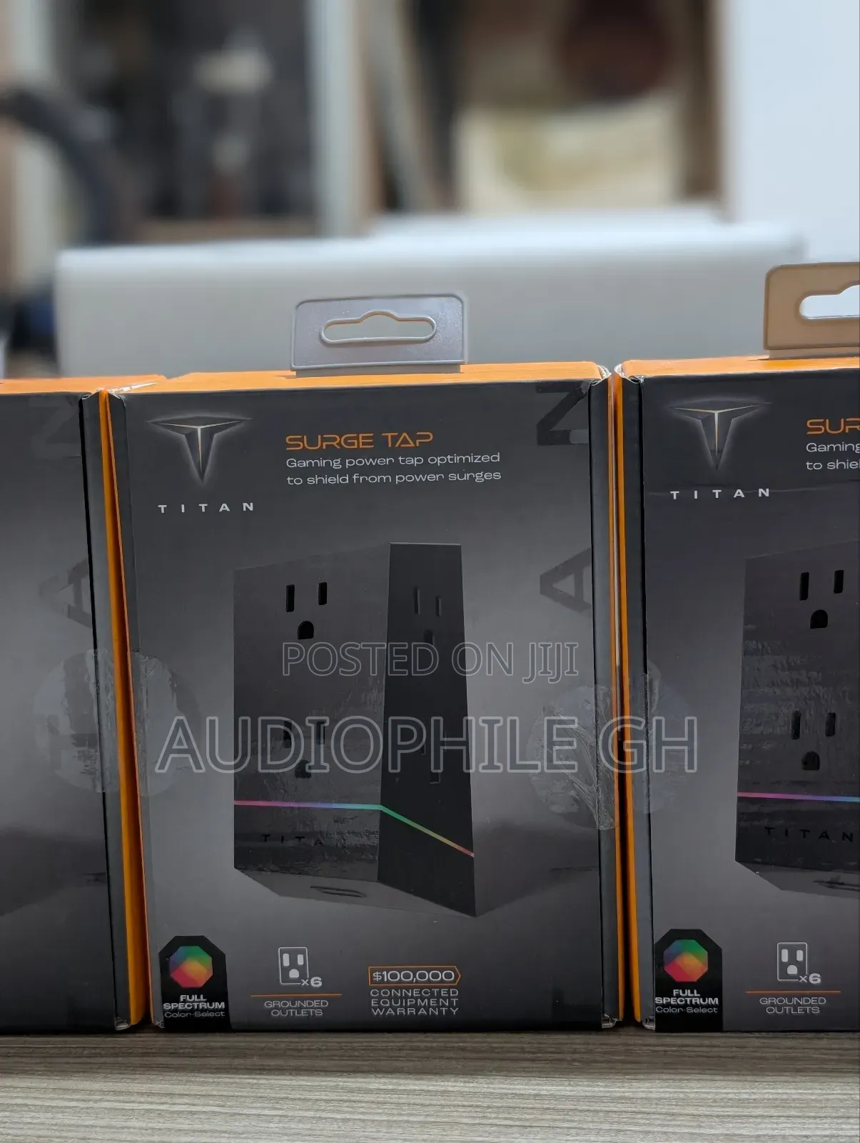 Titan - 6 Outlet Ultrashielding 120v Tap Surge Protector