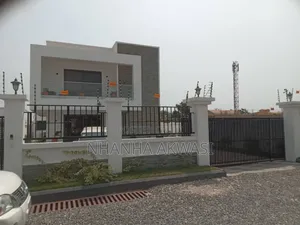 4bdrm House in Sakumono, Tema Metropolitan for sale