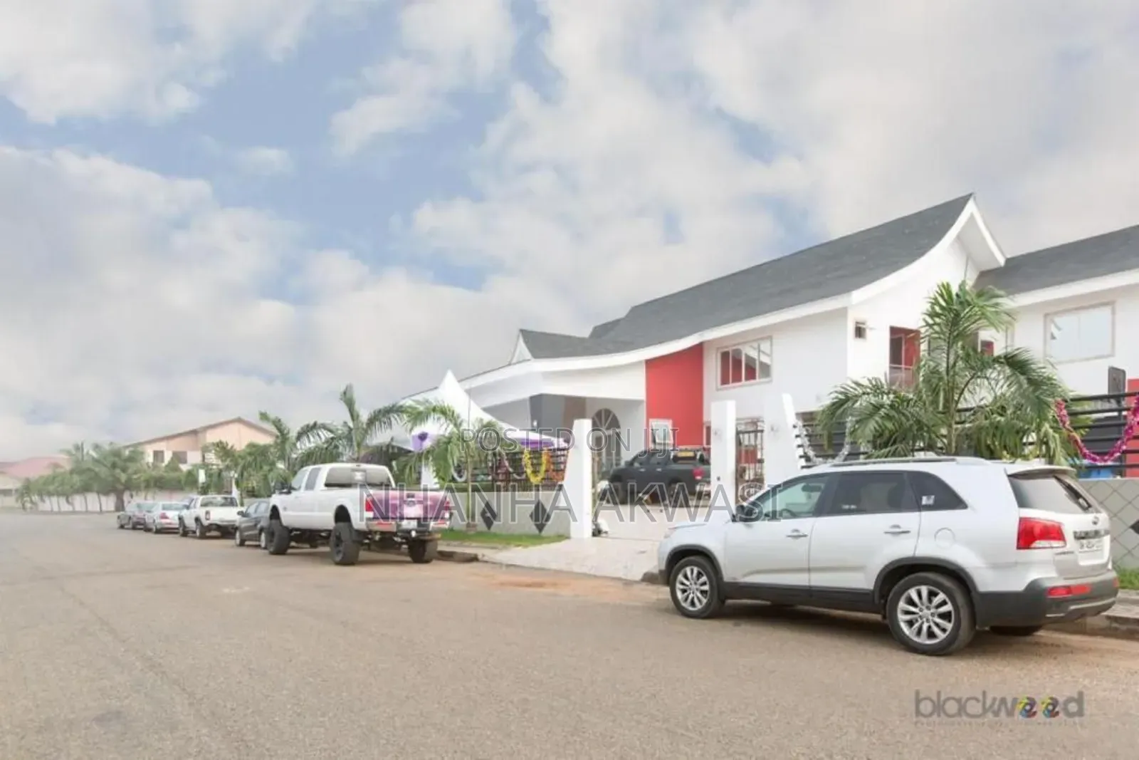 5bdrm House in Airport Hills, Tema Metropolitan for sale