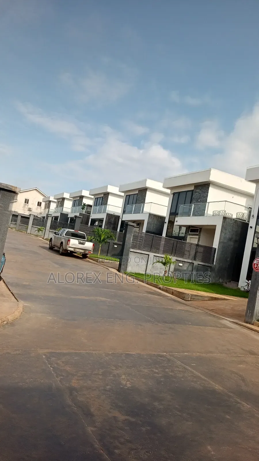 2bdrm Maisonette in Oyarifa for rent
