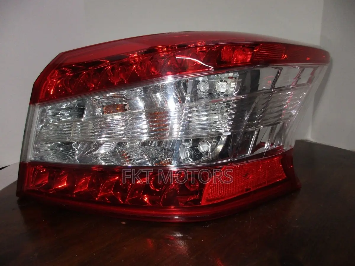 Nissan Sentra Taillight 2012,2013,2014,2015,2016,2017