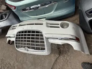 Chrysler 300 Front Bumper 2004,2005,2006,2007,2008,2009,2010