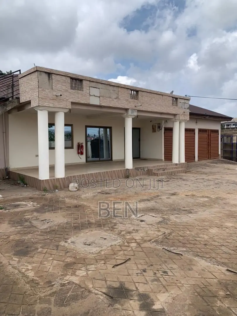 4bdrm House in Baah Yard for rent