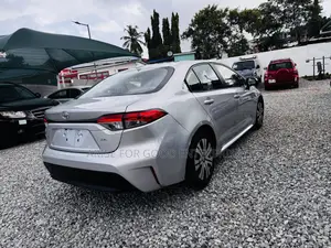 Toyota Corolla LE 2020 Silver