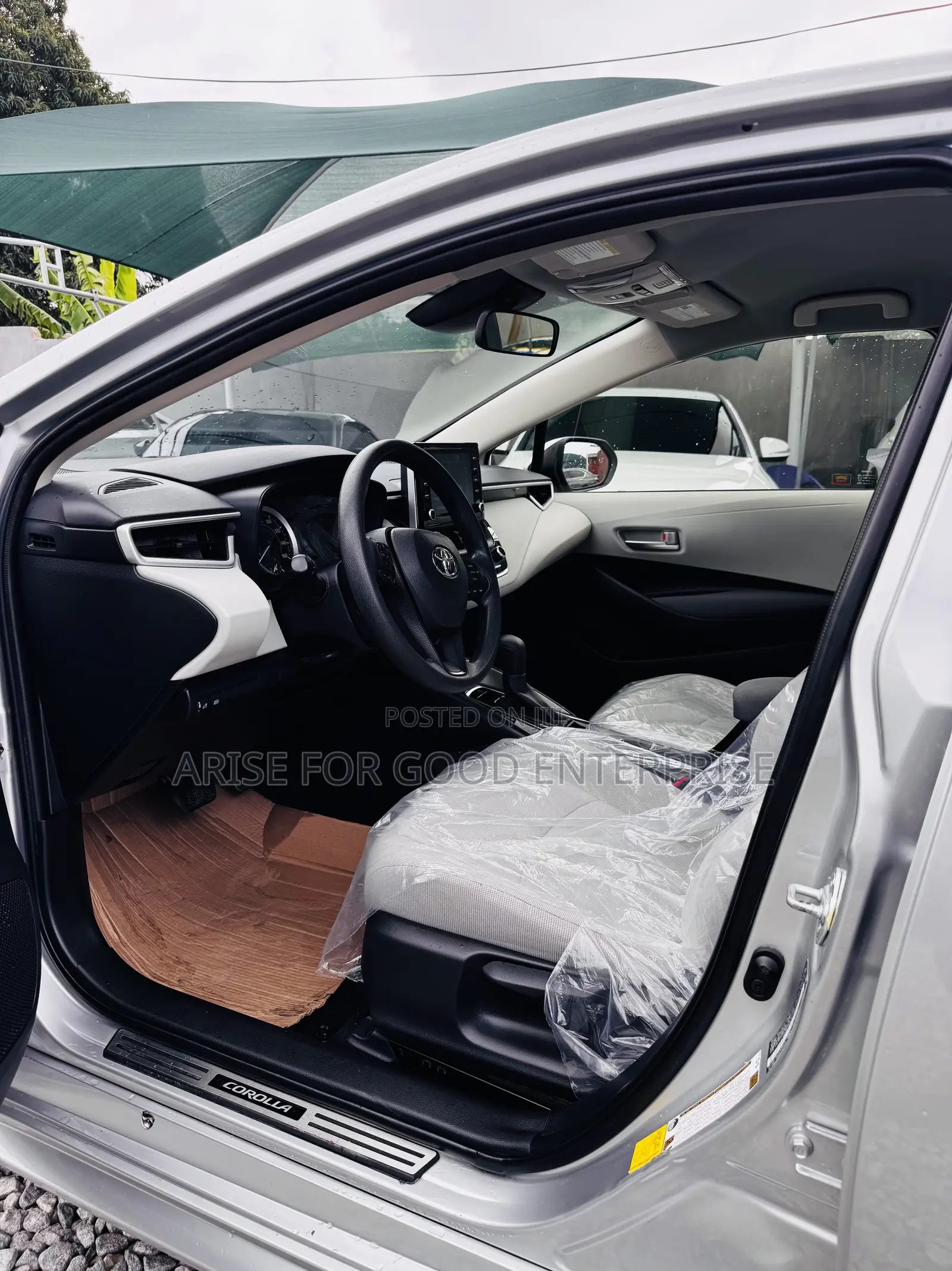 Toyota Corolla LE 2020 Silver