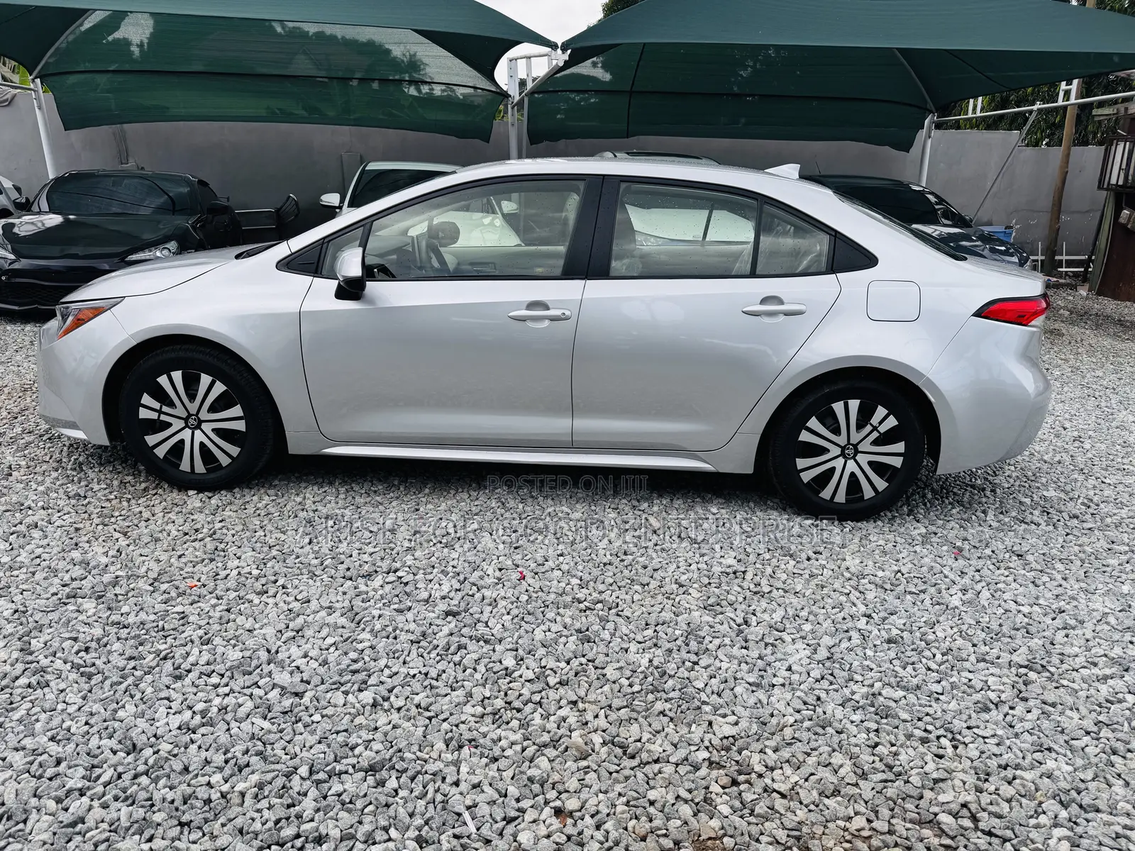 Toyota Corolla LE 2020 Silver