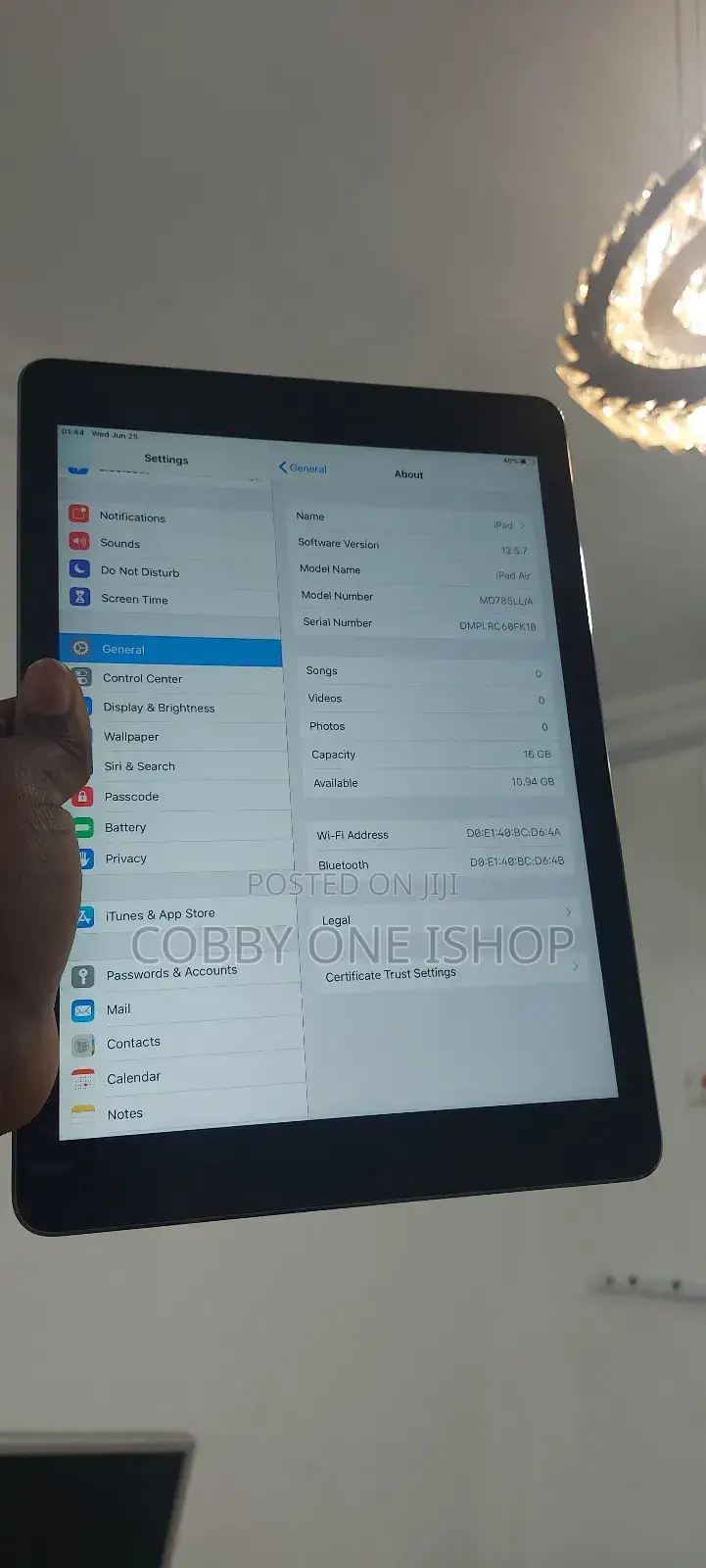 Apple iPad Air 16 GB Gray