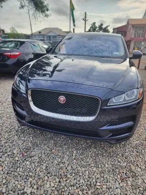 Photo - Jaguar F-Pace 2020 Black