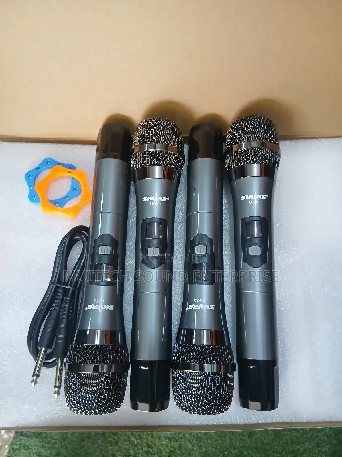 Shure Wireless Microphone (Ugx5 4 in 1)