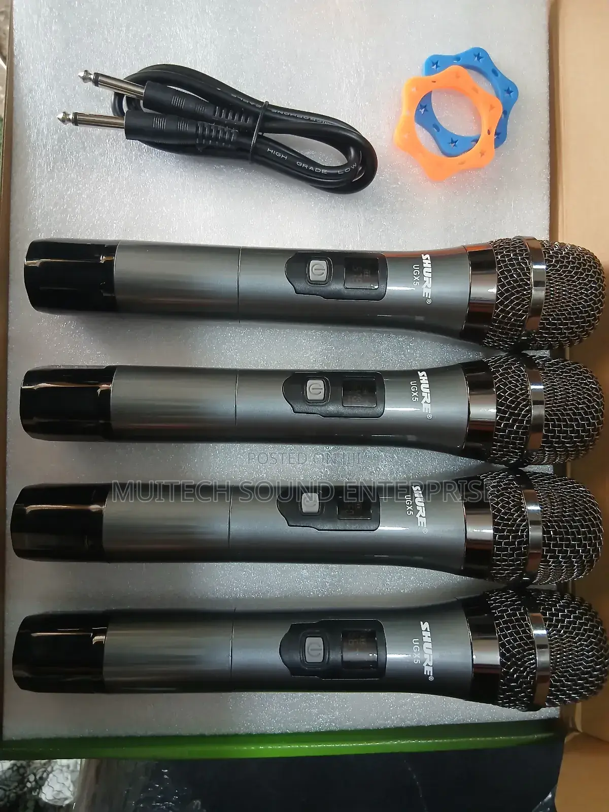Shure Wireless Microphone (Ugx5 4 in 1)