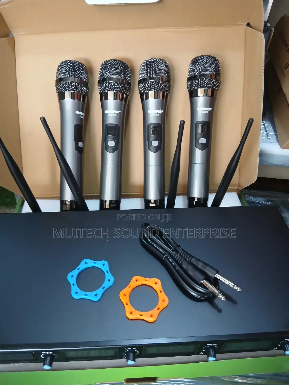 Shure Wireless Microphone (Ugx5 4 in 1)