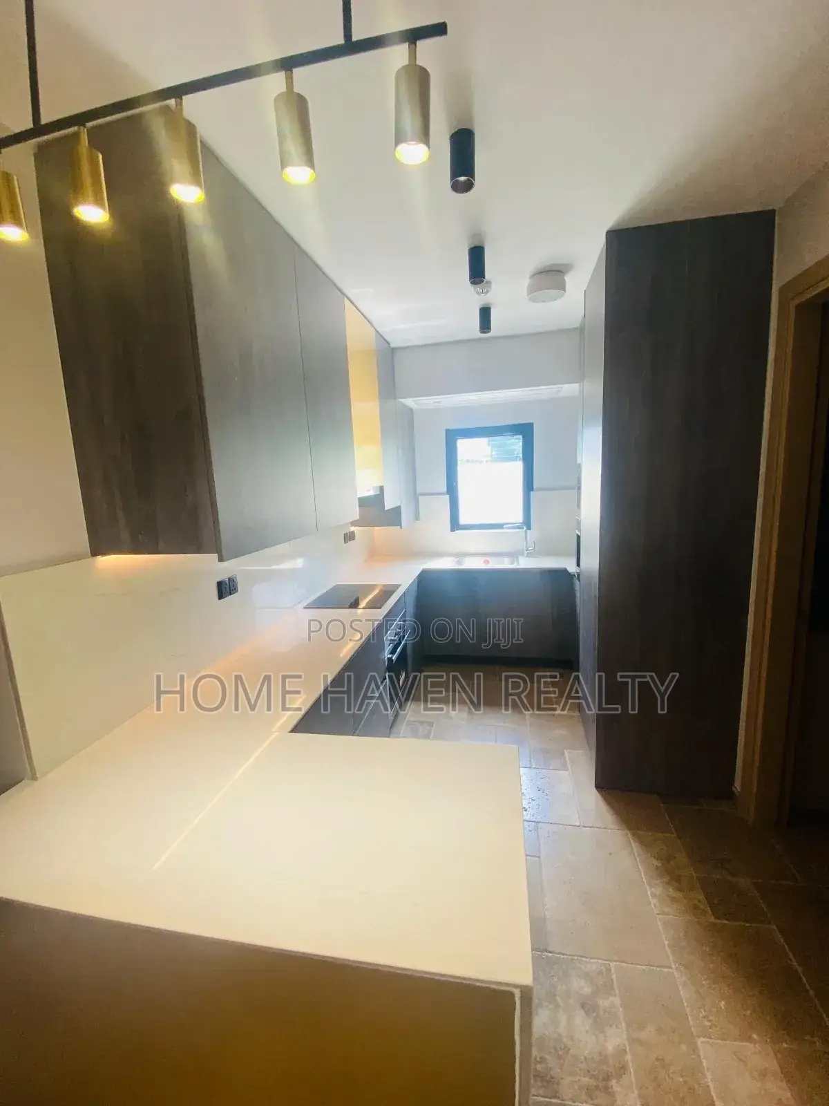 3bdrm Townhouse / Terrace in Airport Residentials for rent