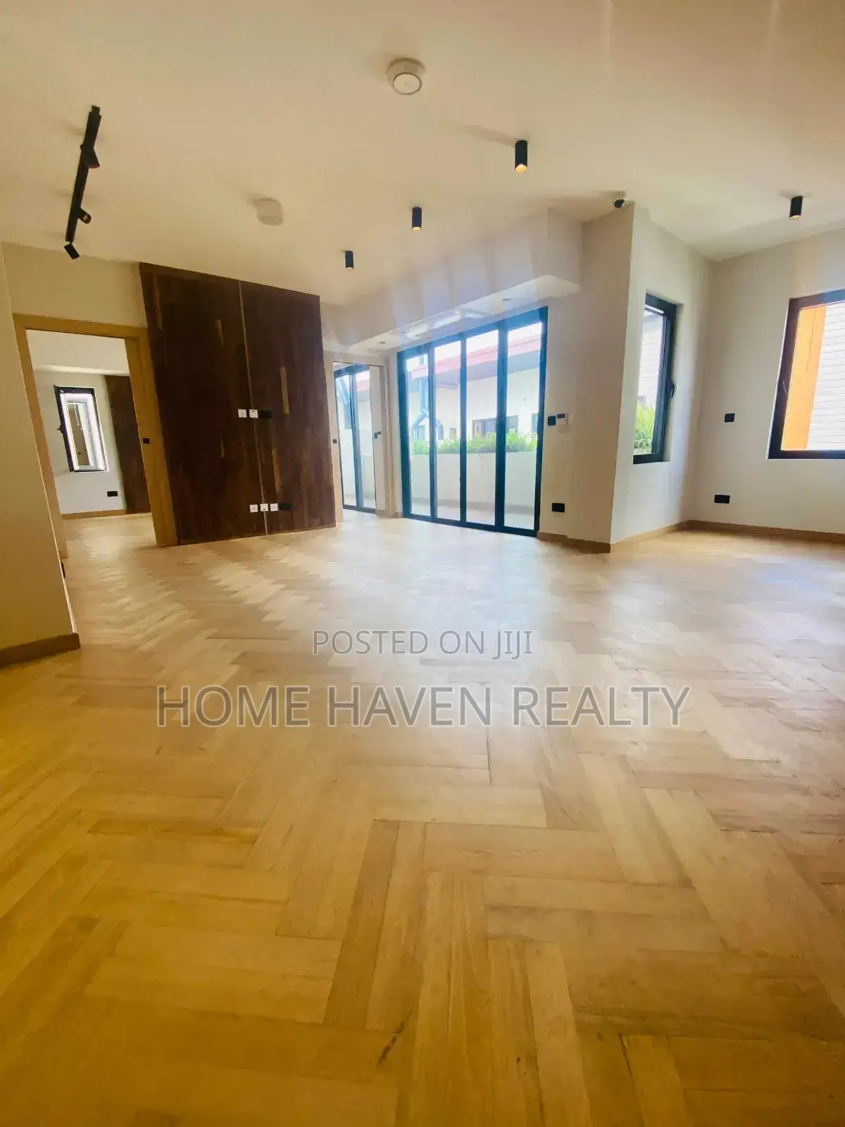 3bdrm Townhouse / Terrace in Airport Residentials for rent