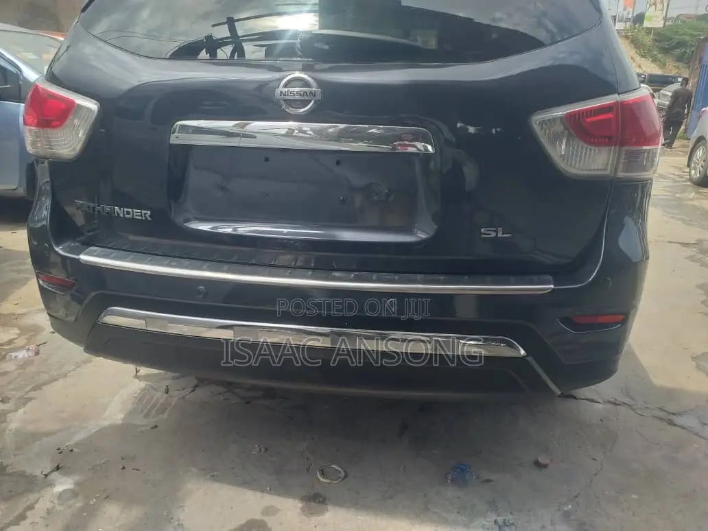Nissan Pathfinder 2016 Gray