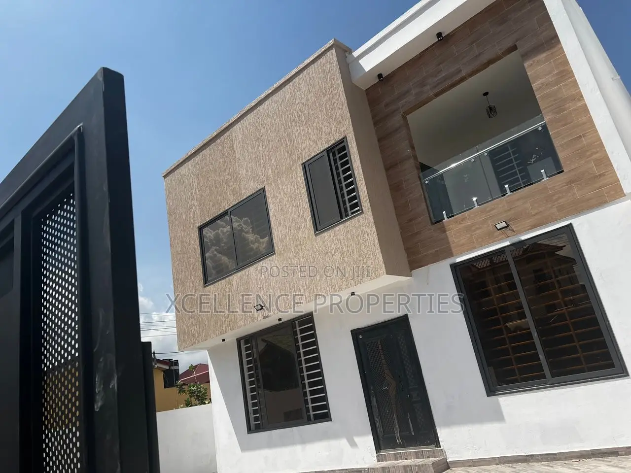 3bdrm Duplex in Xcellence Properties, Tema Metropolitan for sale