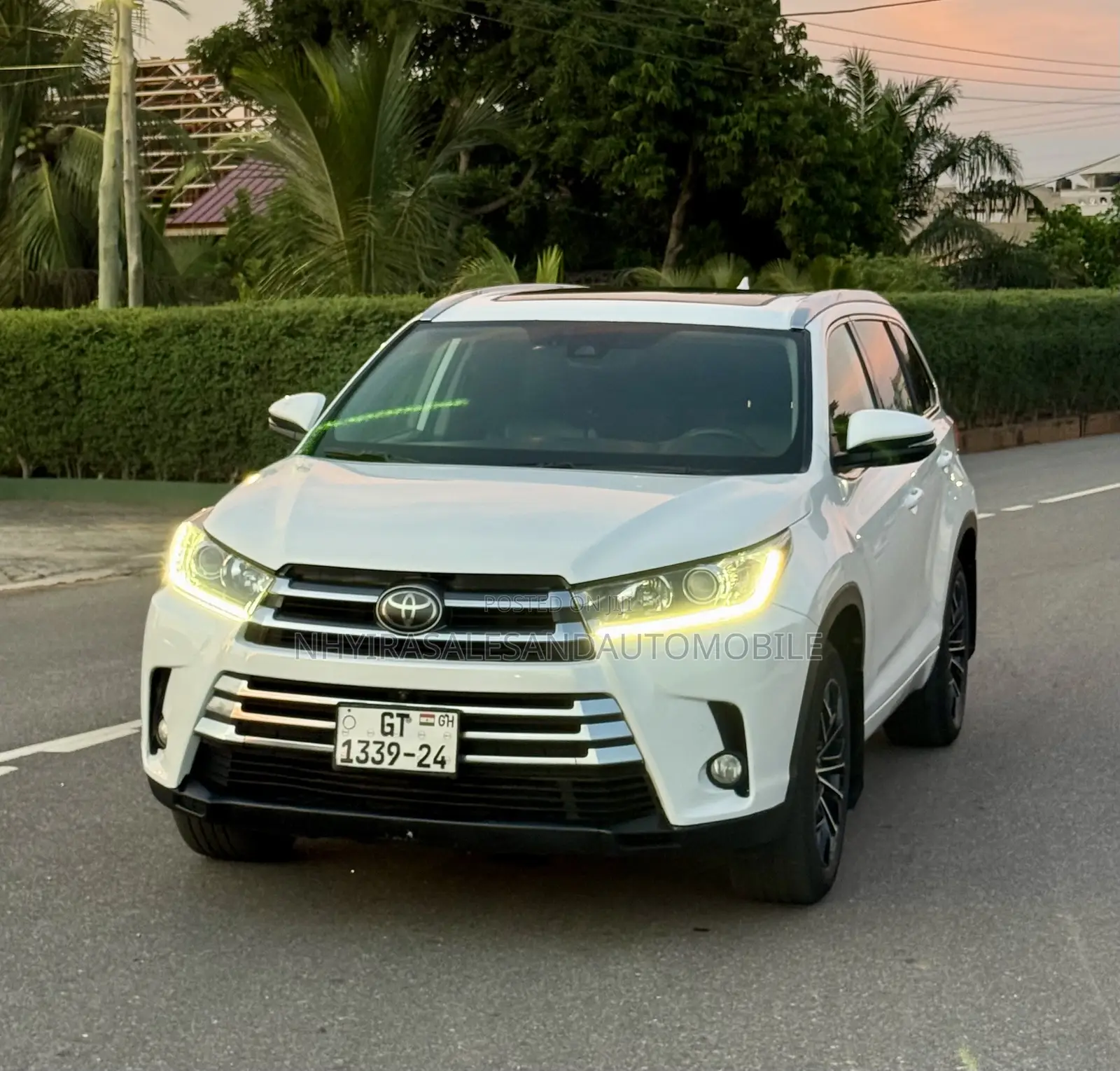 Toyota Highlander Limited 4dr SUV AWD (3.5L 6cyl 6A) 2015 White