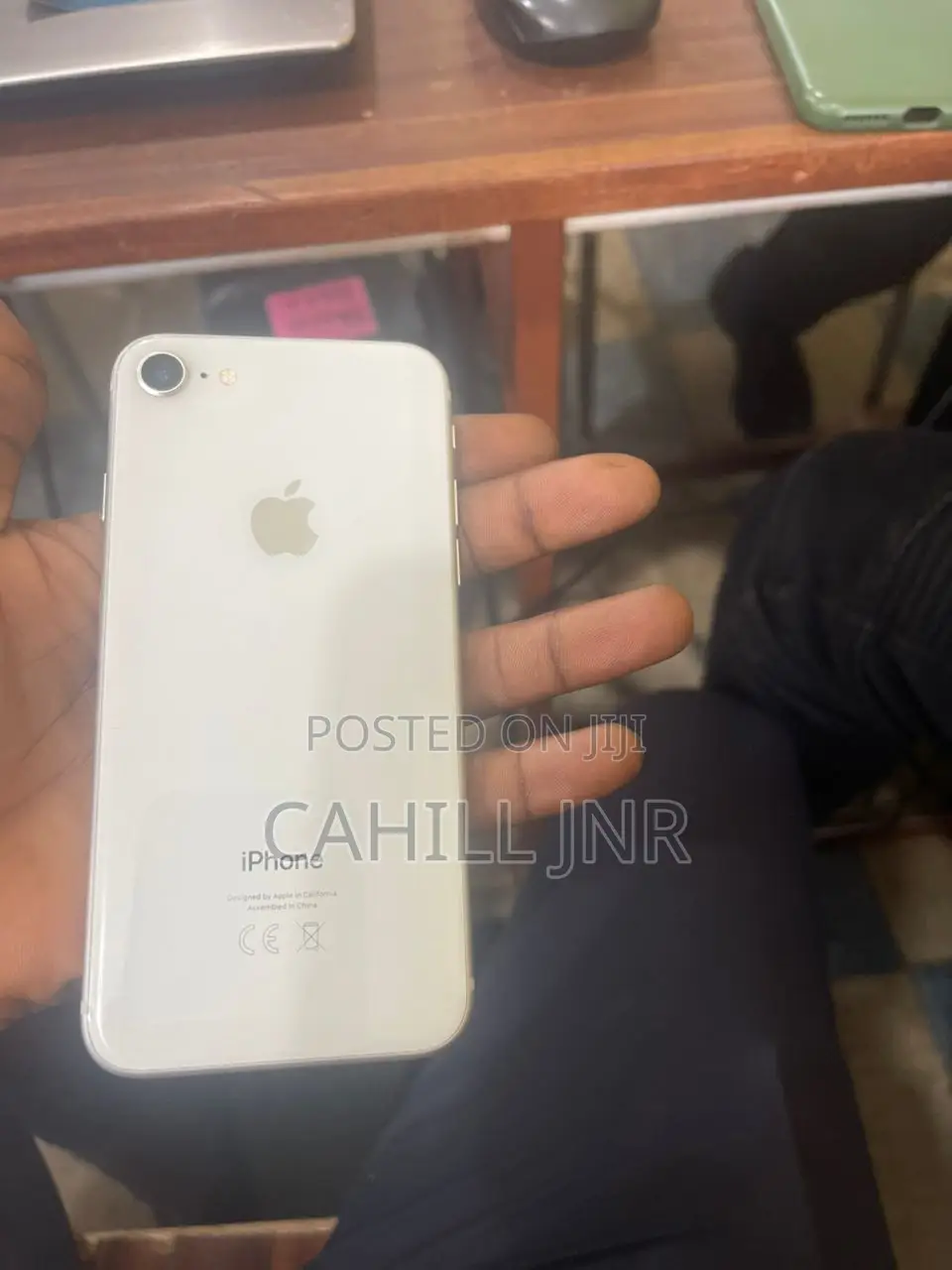 Apple iPhone 8 64 GB White
