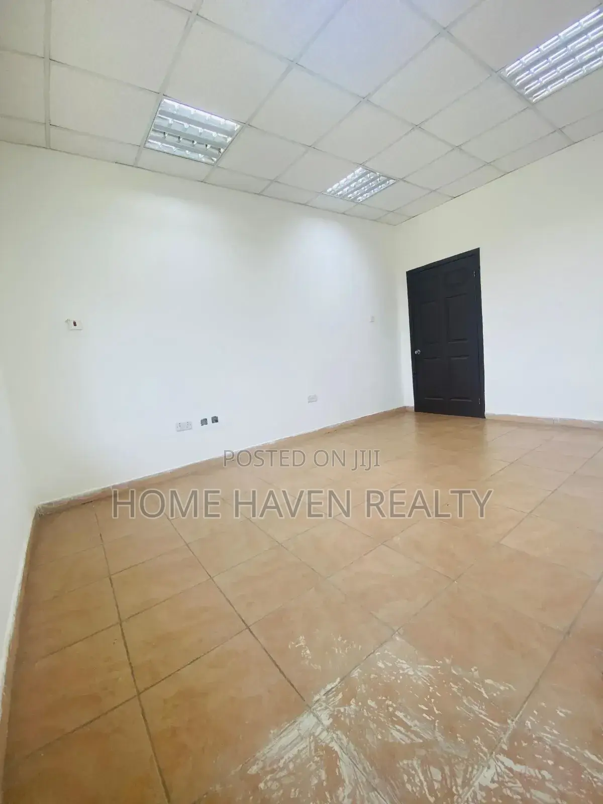 7 Office Rooms House for Rent in Kanda Estate