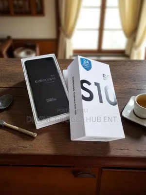 Photo - New Samsung Galaxy S10 5G 512 GB Black