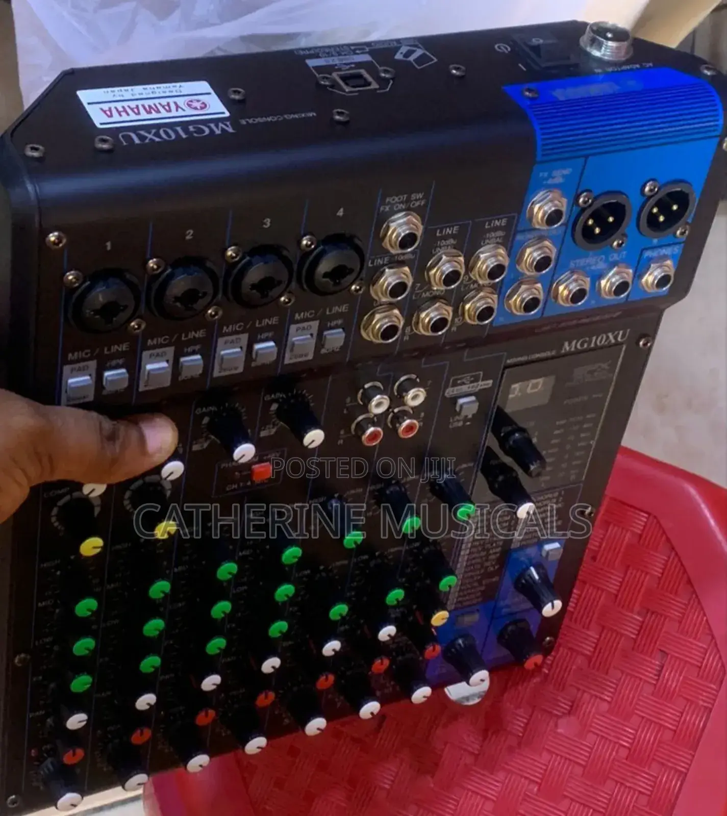 Yamaha Mg 12xu 12- Input 4-Bus Analog Mixer